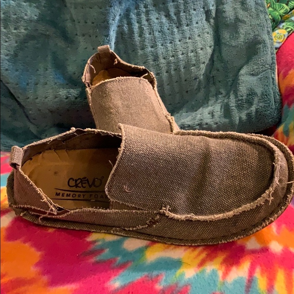 Men’s size 9 slip on